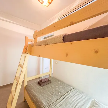 Apartment 2 Bedroom 666