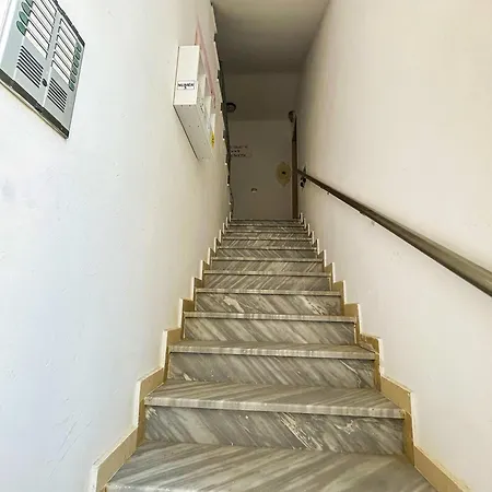 2 Bedroom 666 Apartment