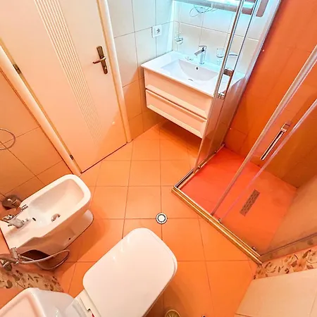 2 Bedroom 666 *