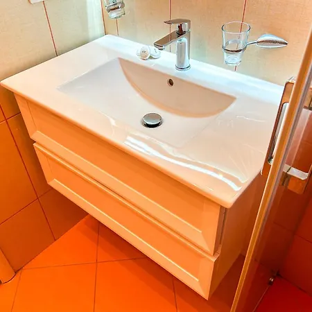 2 Bedroom 666 Appartamento *