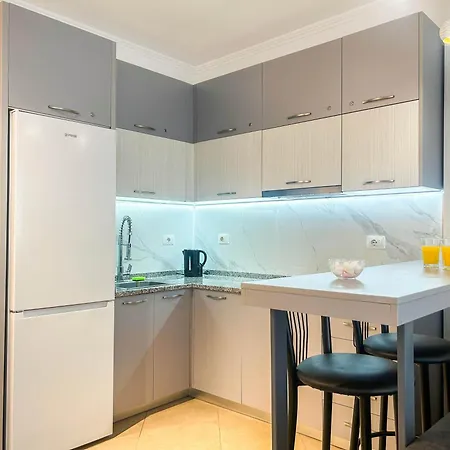 2 Bedroom 666 Apartment