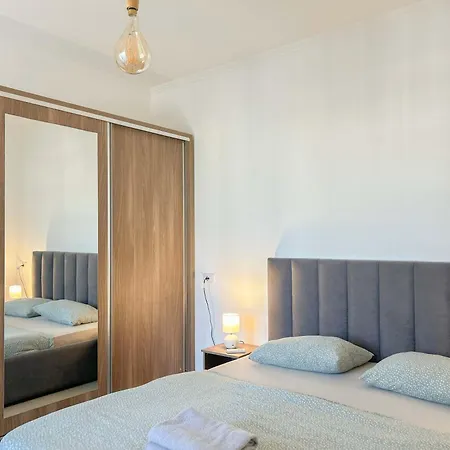 2 Bedroom 666 Apartment