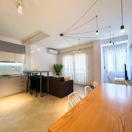 2 Bedroom 666 *